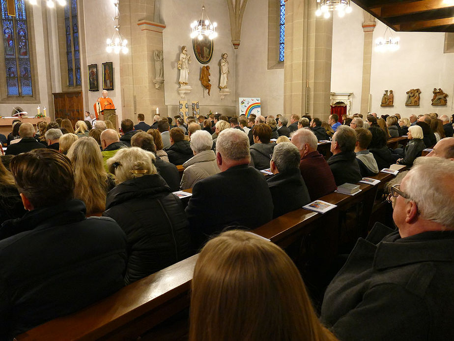 Firmung 2017 in Naumburg (Foto: Karl-Franz Thiede)